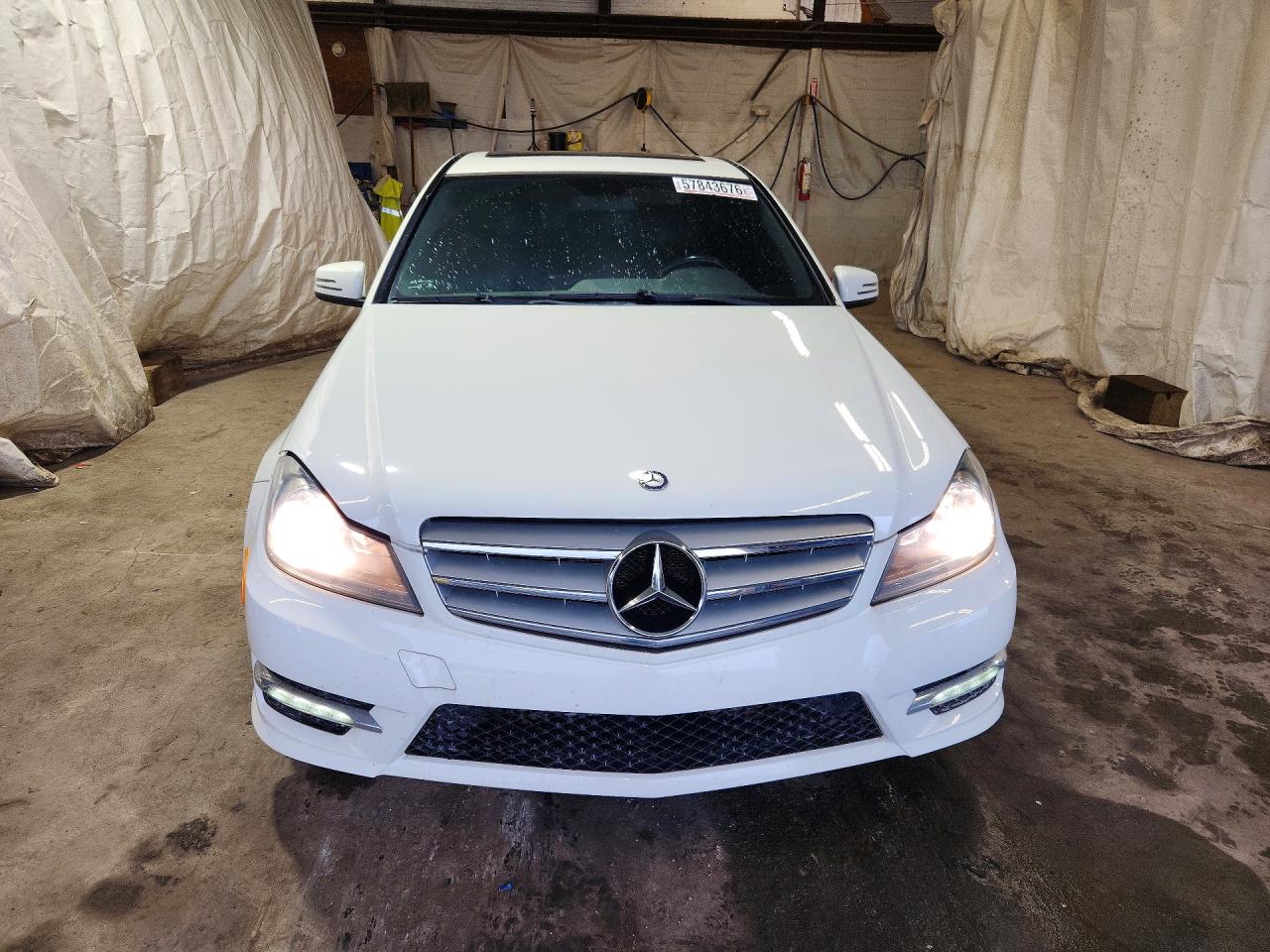 2012 Mercedes-benz C 300 4matic White vin: WDDGF8BB7CR201944