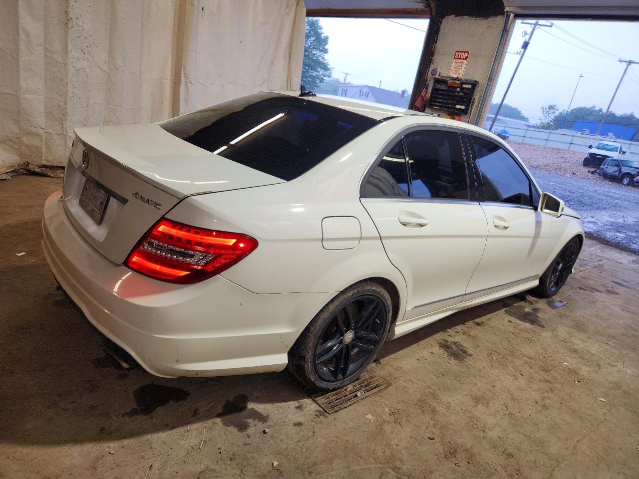 2012 Mercedes-benz C 300 4matic White vin: WDDGF8BB7CR201944