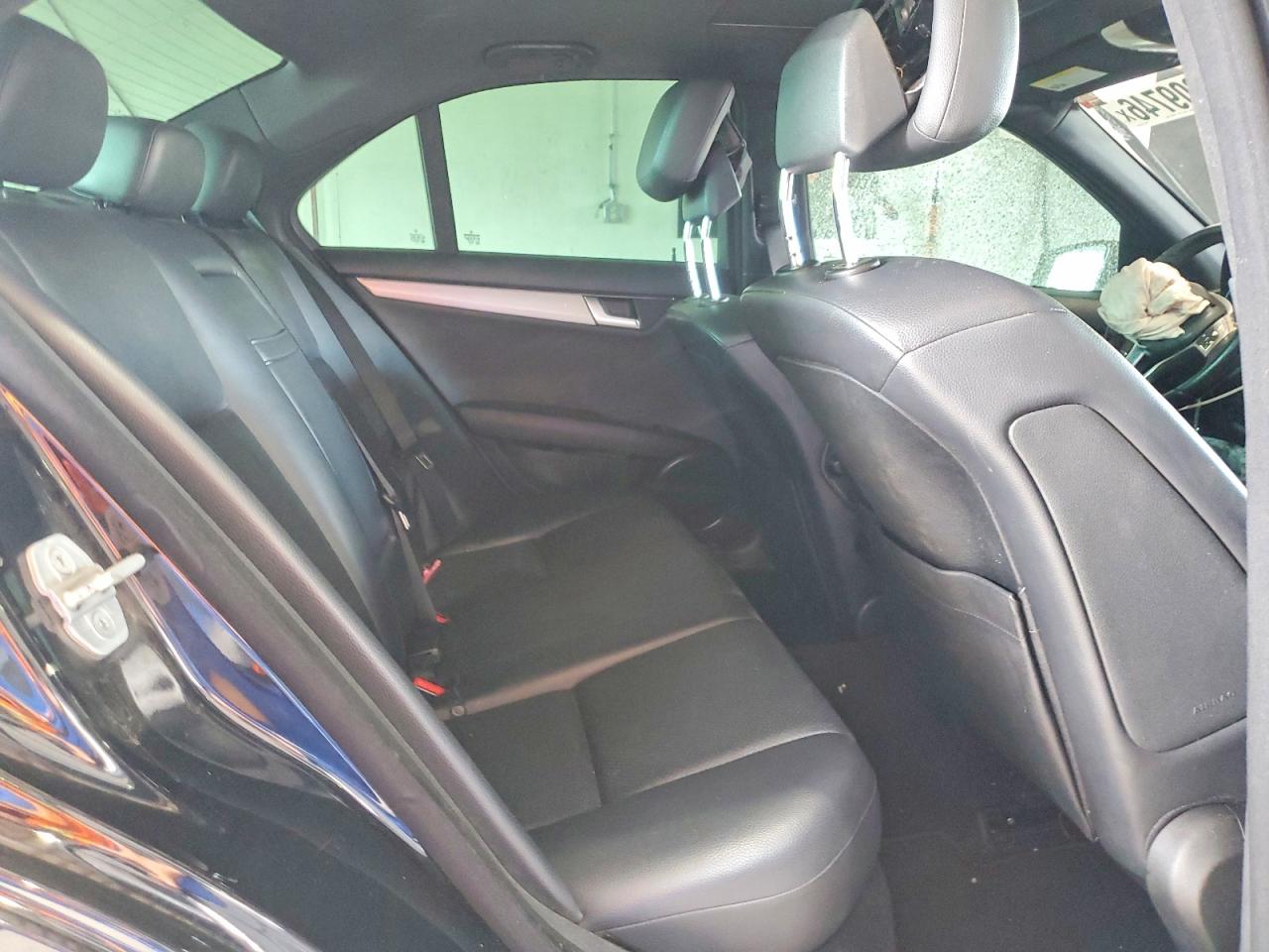 2012 Mercedes-benz C 300 4matic Black vin: WDDGF8BB7CR212765