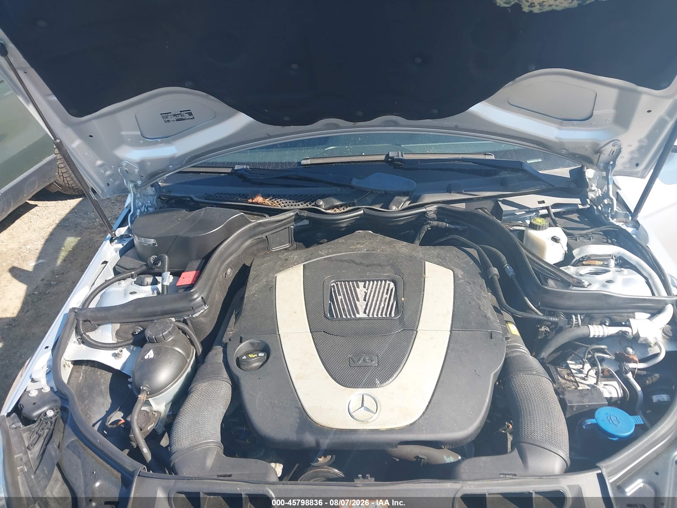 2012 Mercedes-benz C 300 Luxury 4matic Silver vin: WDDGF8BB7CR217352