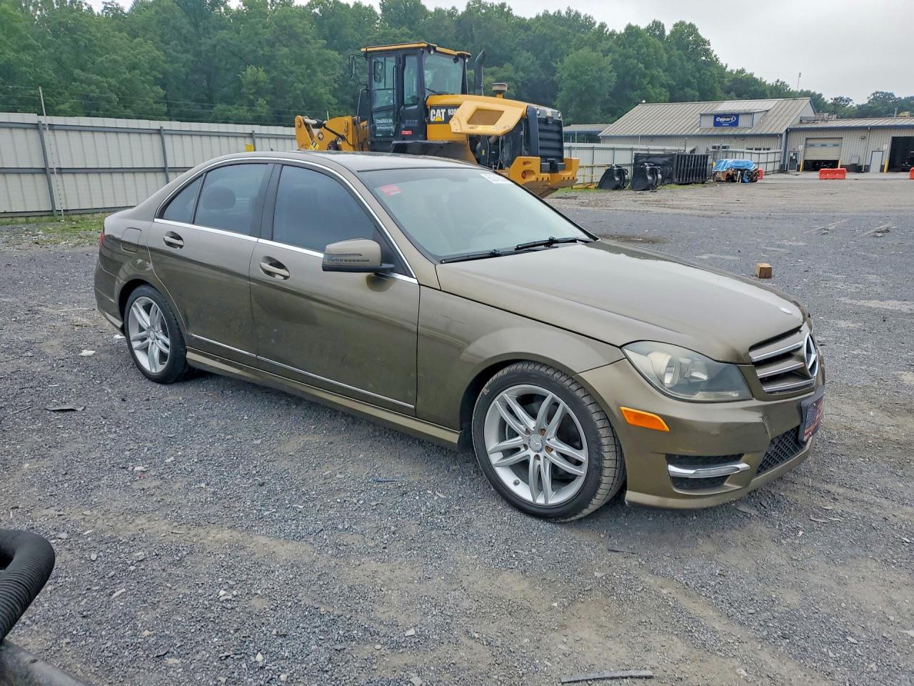 2012 Mercedes-benz C 300 4matic Коричневый vin: WDDGF8BB7CR225970