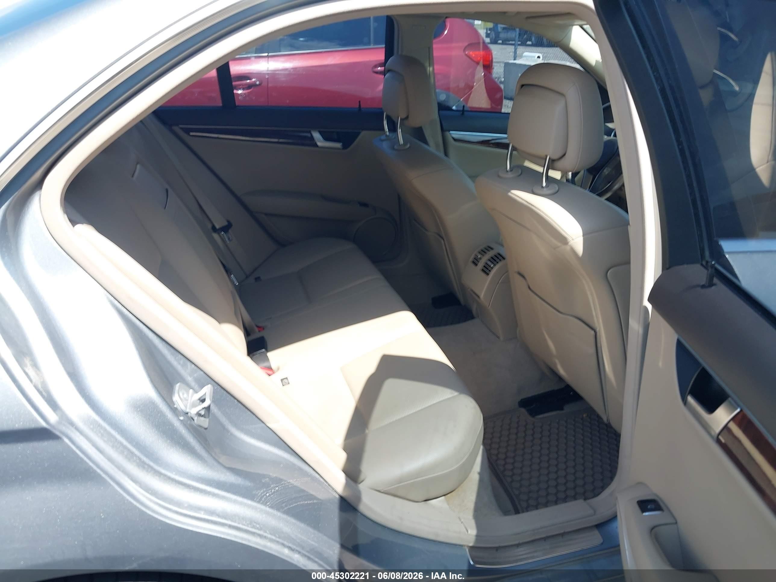 2012 Mercedes-benz C 300 Sport 4matic Silver vin: WDDGF8BB7CR233146