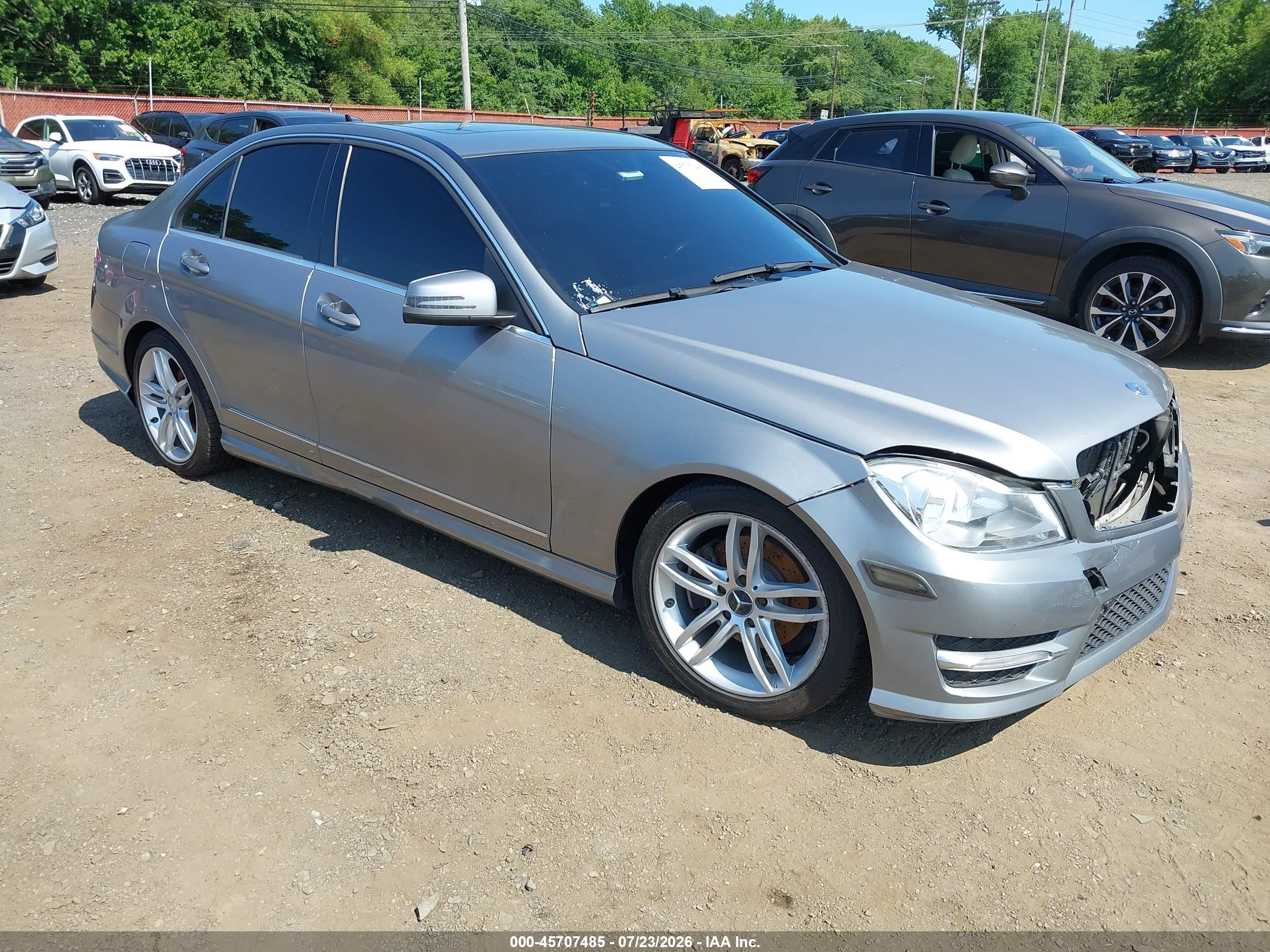 2012 Mercedes-benz C 300 Luxury 4matic/sport 4matic Silver vin: WDDGF8BB7CR239349