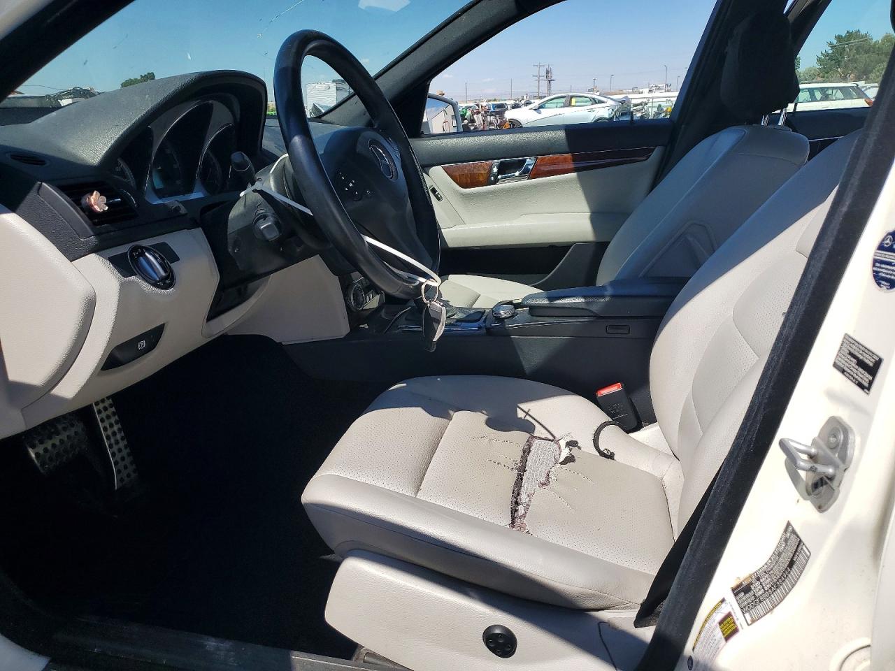2010 Mercedes-benz C 300 4matic Белый vin: WDDGF8BB8AF384964