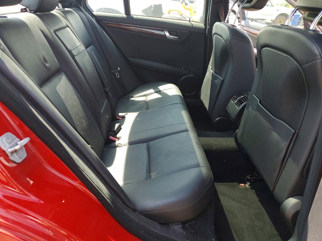 2010 Mercedes-benz C 300 4matic Red vin: WDDGF8BB8AF415162
