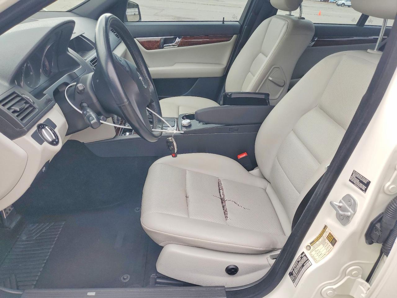 2010 Mercedes-benz C 300 4matic White vin: WDDGF8BB8AF420491