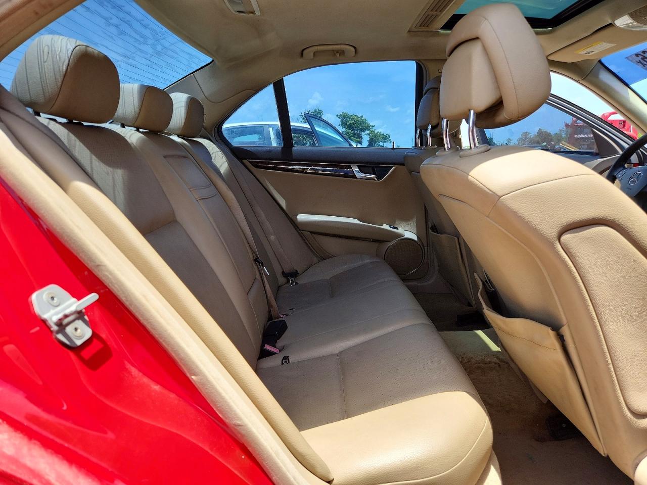 2010 Mercedes-benz C 300 4matic Красный vin: WDDGF8BB8AR107231