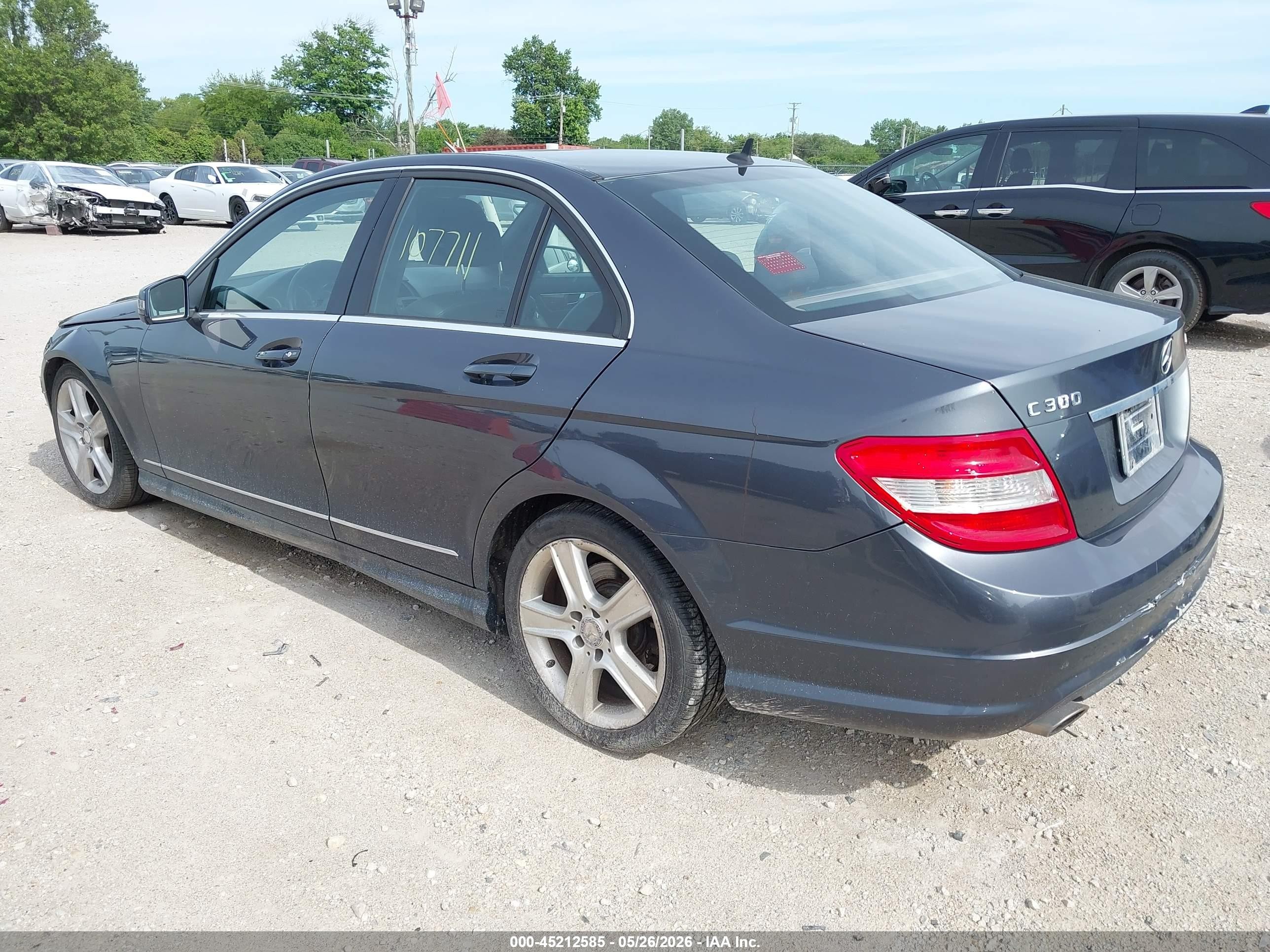 2010 Mercedes-benz C 300   Gray vin: WDDGF8BB8AR126801