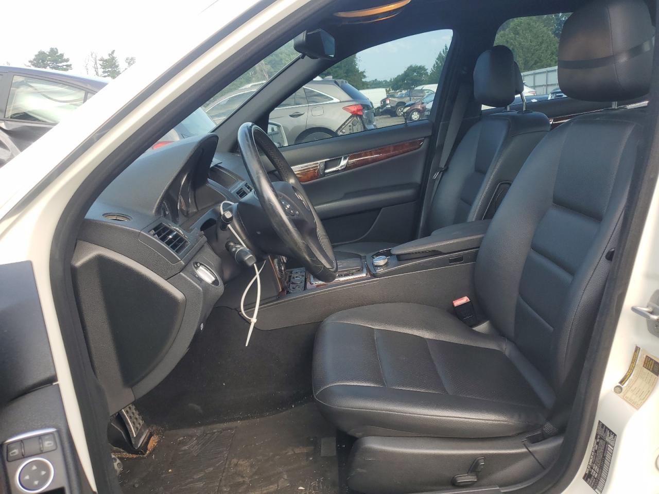 2011 Mercedes-benz C 300 4matic White vin: WDDGF8BB8BR133913