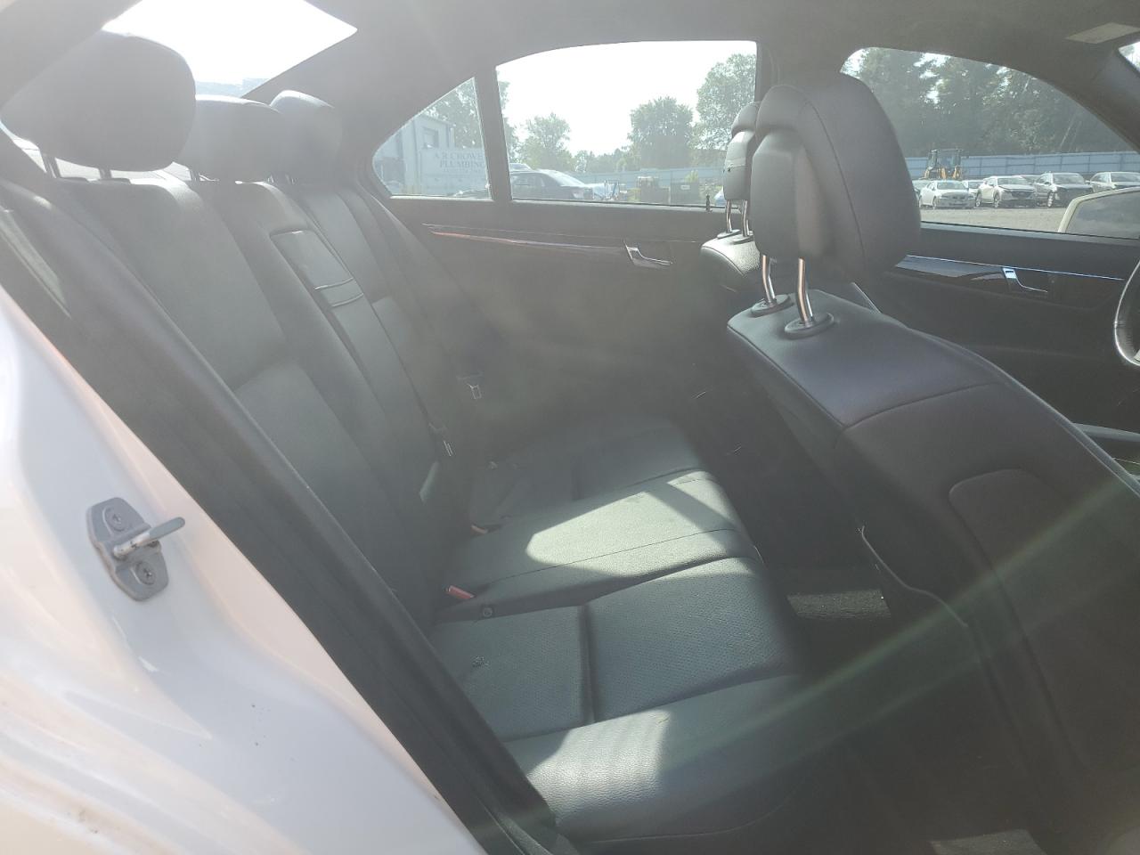 2011 Mercedes-benz C 300 4matic White vin: WDDGF8BB8BR133913