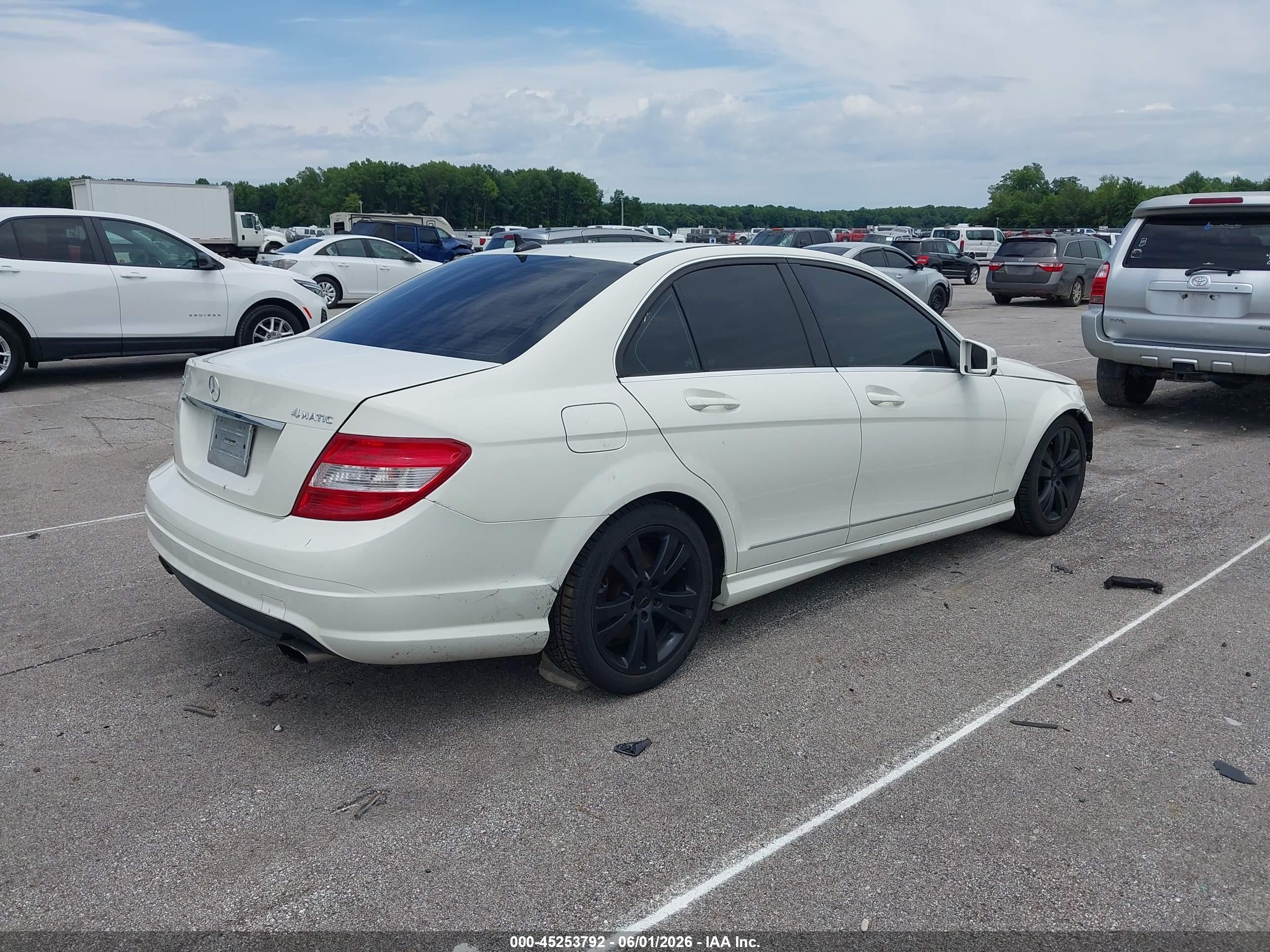 2011 Mercedes-benz C 300 Sport 4matic White vin: WDDGF8BB8BR134771