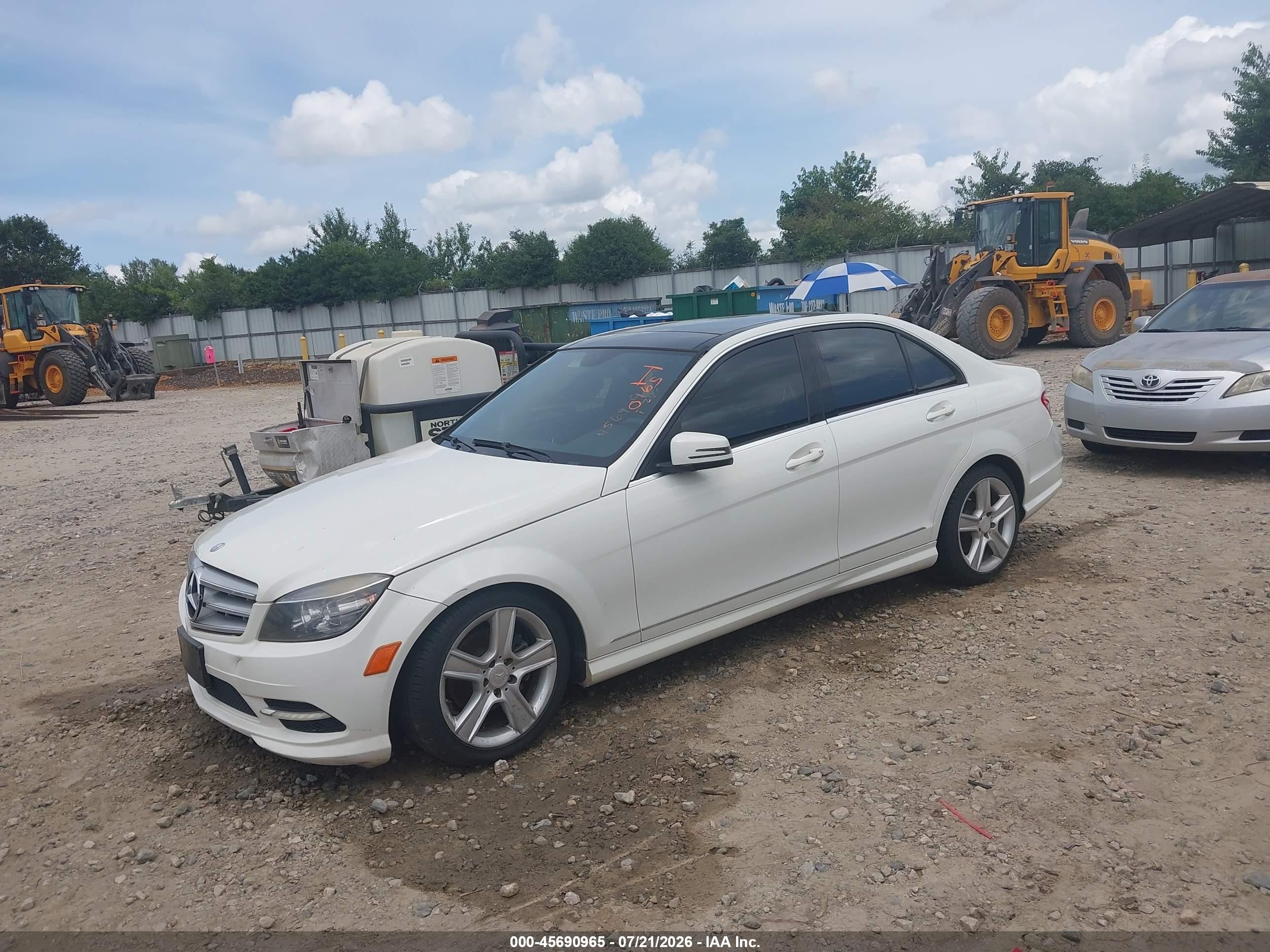 2011 Mercedes-benz C 300 Sport 4matic Burgundy vin: WDDGF8BB8BR141574