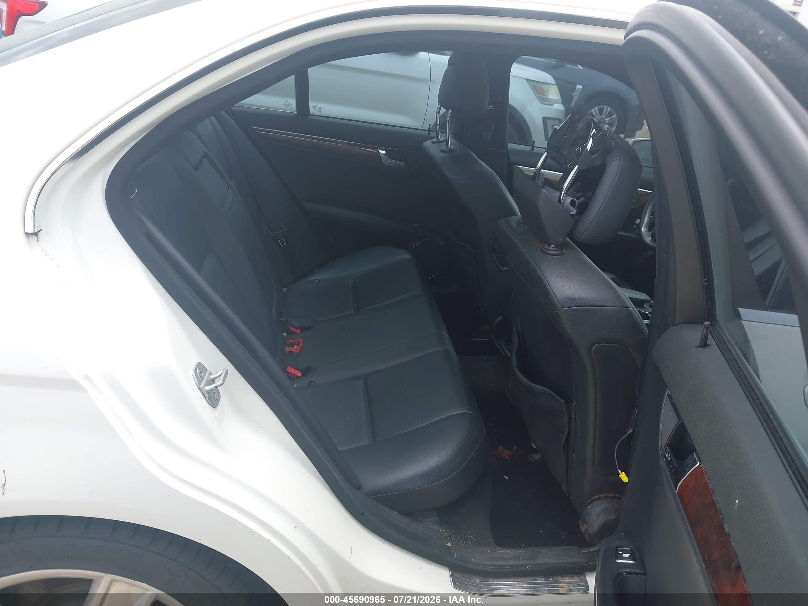 2011 Mercedes-benz C 300 Sport 4matic Burgundy vin: WDDGF8BB8BR141574