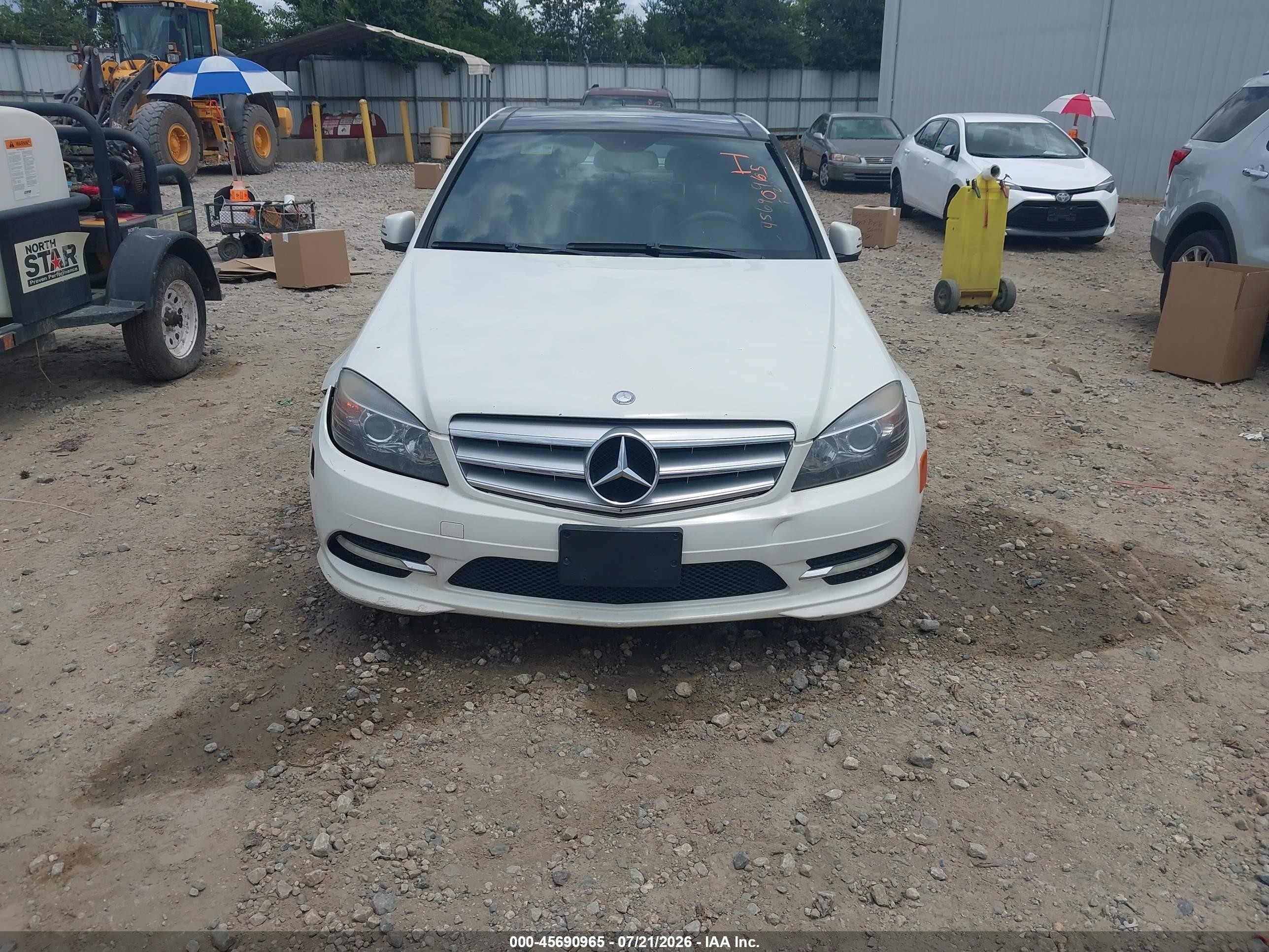 2011 Mercedes-benz C 300 Sport 4matic Burgundy vin: WDDGF8BB8BR141574
