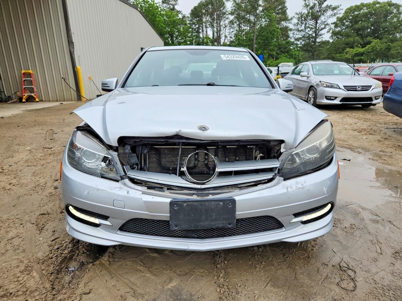 2011 Mercedes-benz C 300 4matic Серебряный vin: WDDGF8BB8BR147651