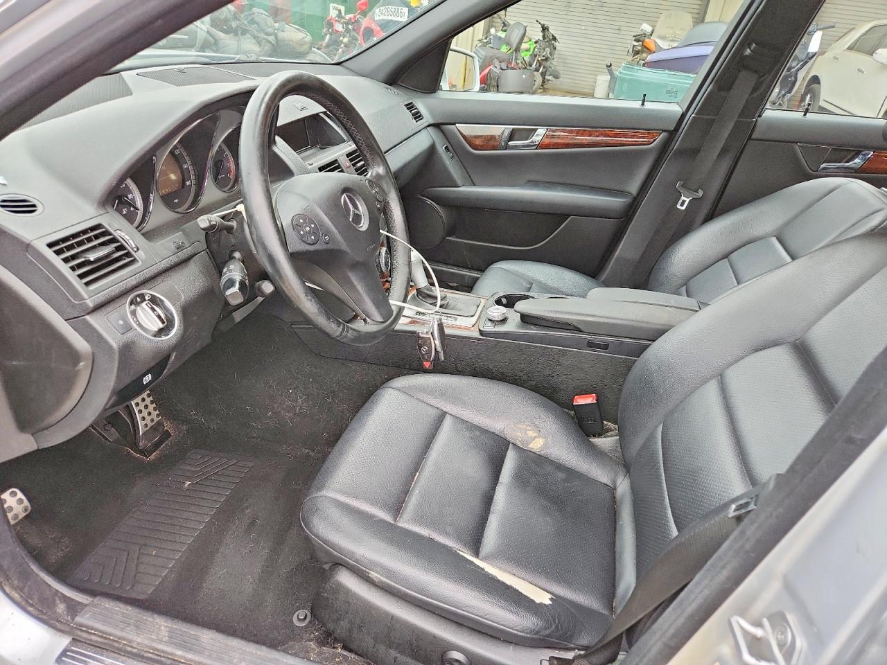 2011 Mercedes-benz C 300 4matic Серебряный vin: WDDGF8BB8BR147651