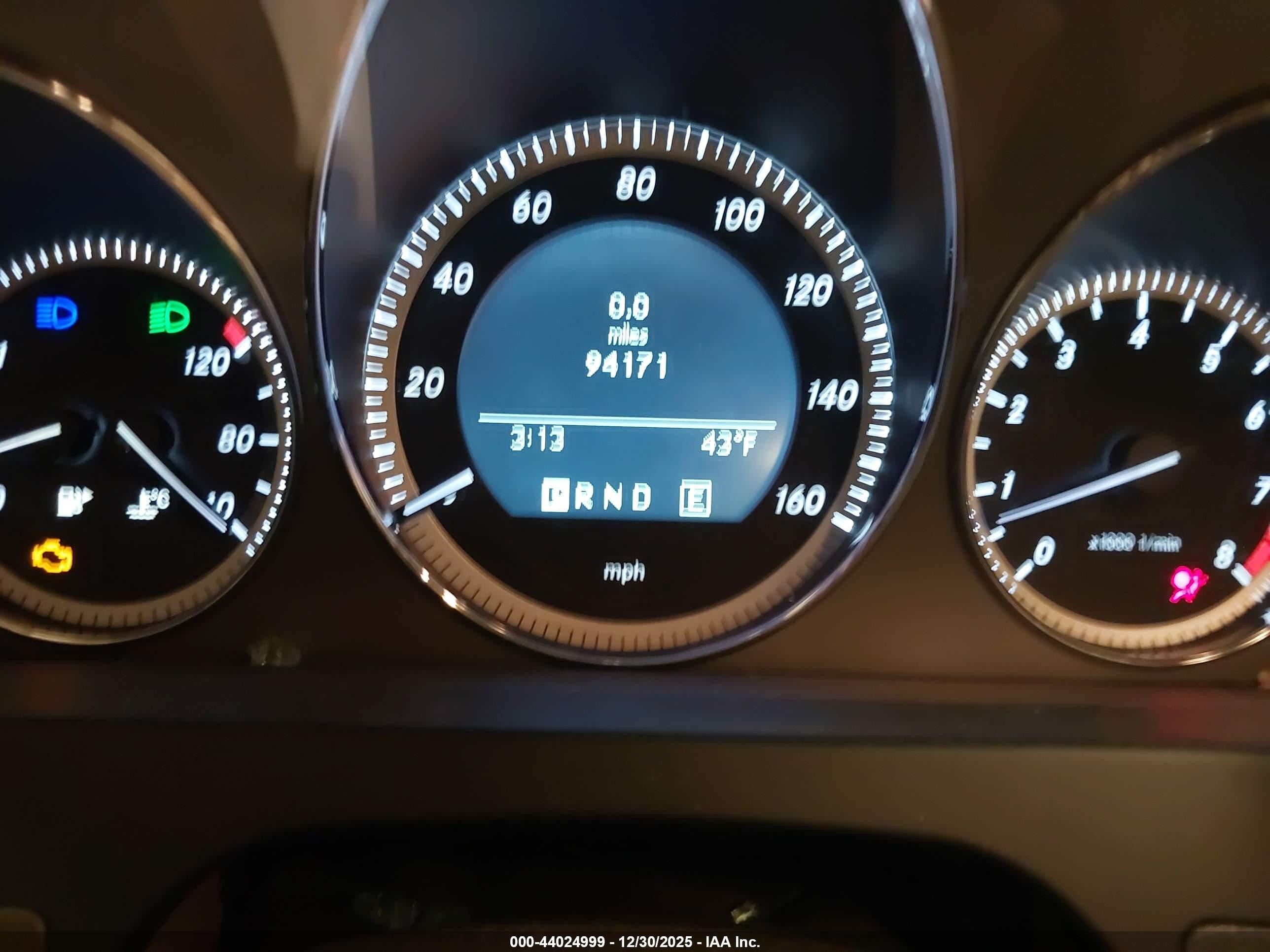 2011 Mercedes-benz C 300 Luxury 4matic White vin: WDDGF8BB8BR150906