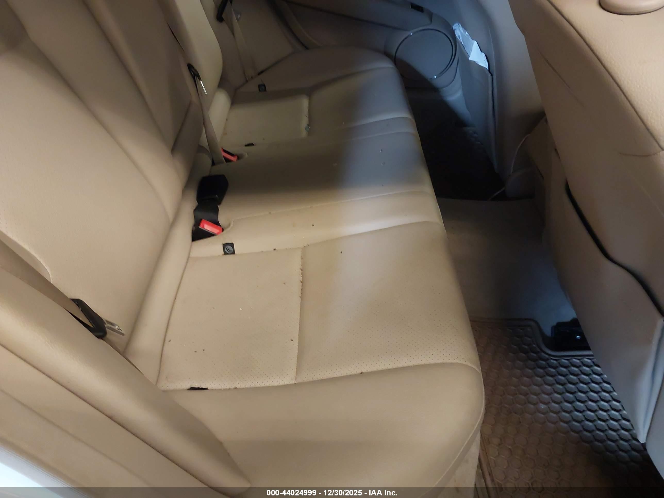 2011 Mercedes-benz C 300 Luxury 4matic White vin: WDDGF8BB8BR150906