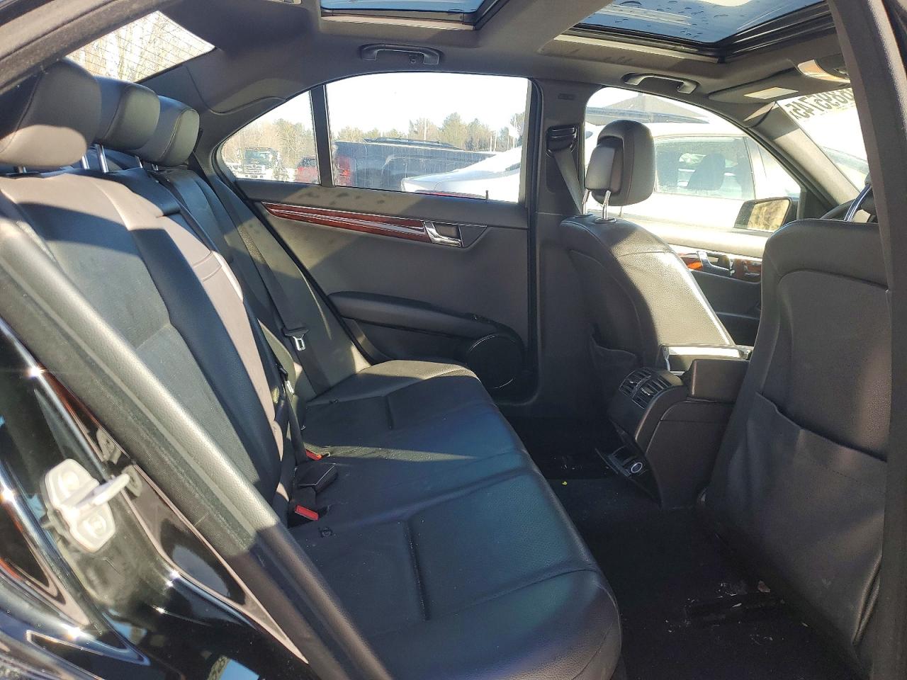 2011 Mercedes-benz C 300 4matic Black vin: WDDGF8BB8BR156205