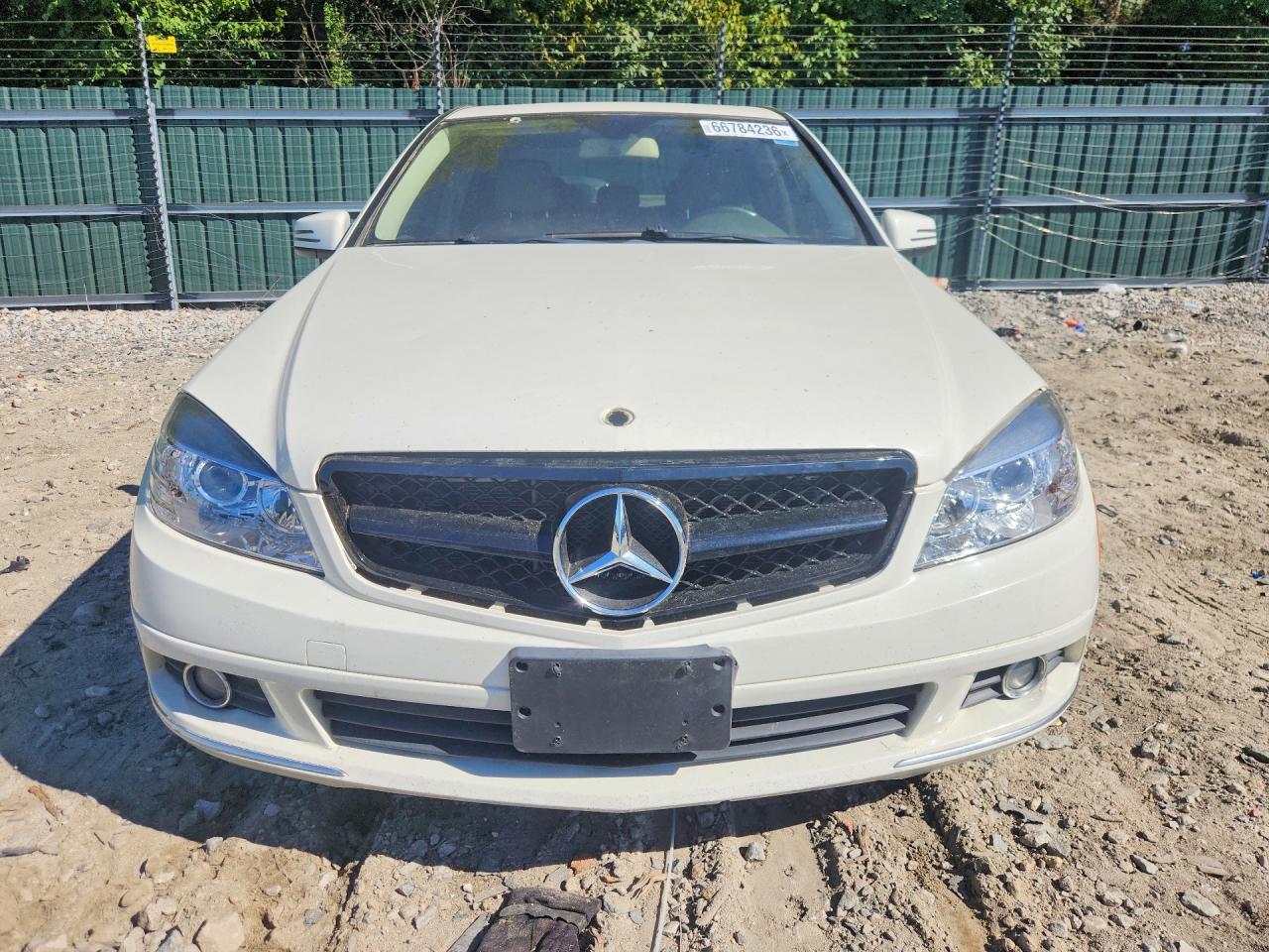 2011 Mercedes-benz C 300 4matic White vin: WDDGF8BB8BR167088