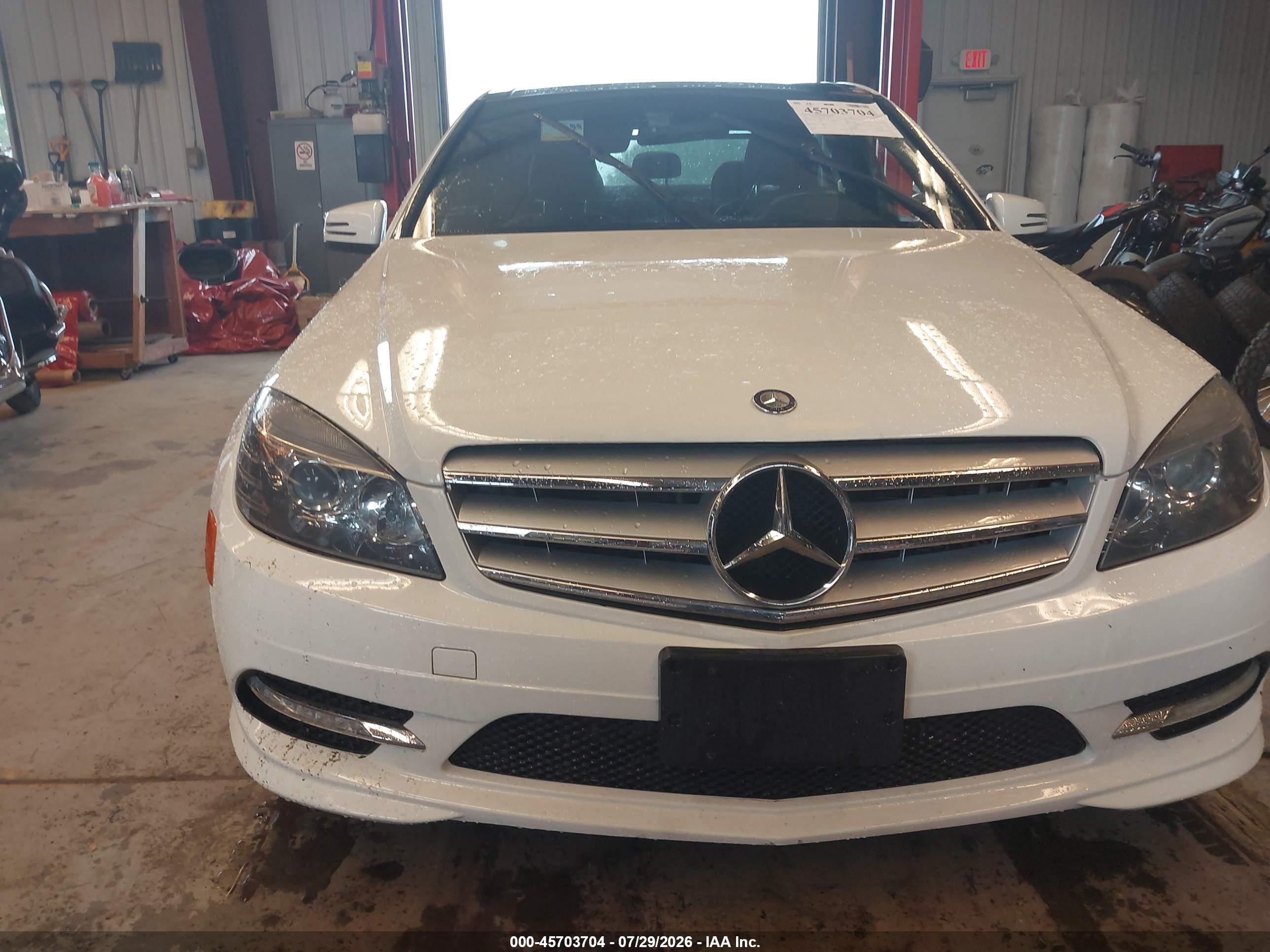 2011 Mercedes-benz C 300 Sport 4matic White vin: WDDGF8BB8BR174736