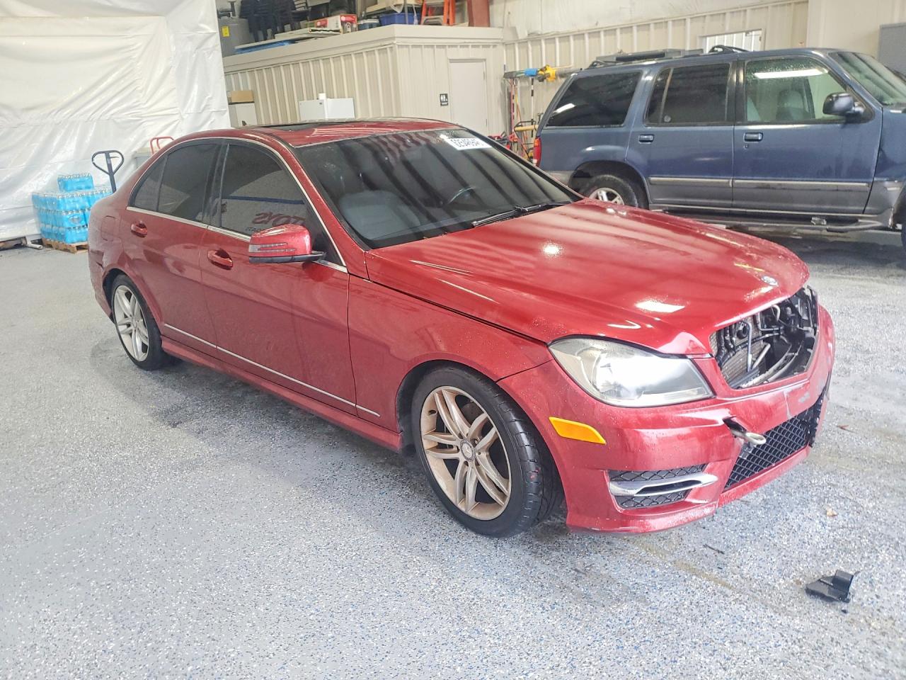 2012 Mercedes-benz C 300 4matic Бордовый vin: WDDGF8BB8CA615507