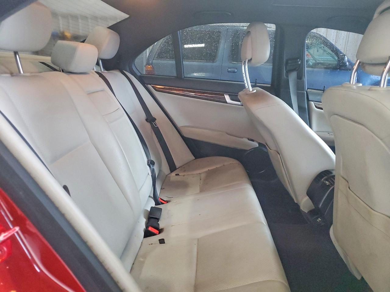 2012 Mercedes-benz C 300 4matic Бордовый vin: WDDGF8BB8CA615507
