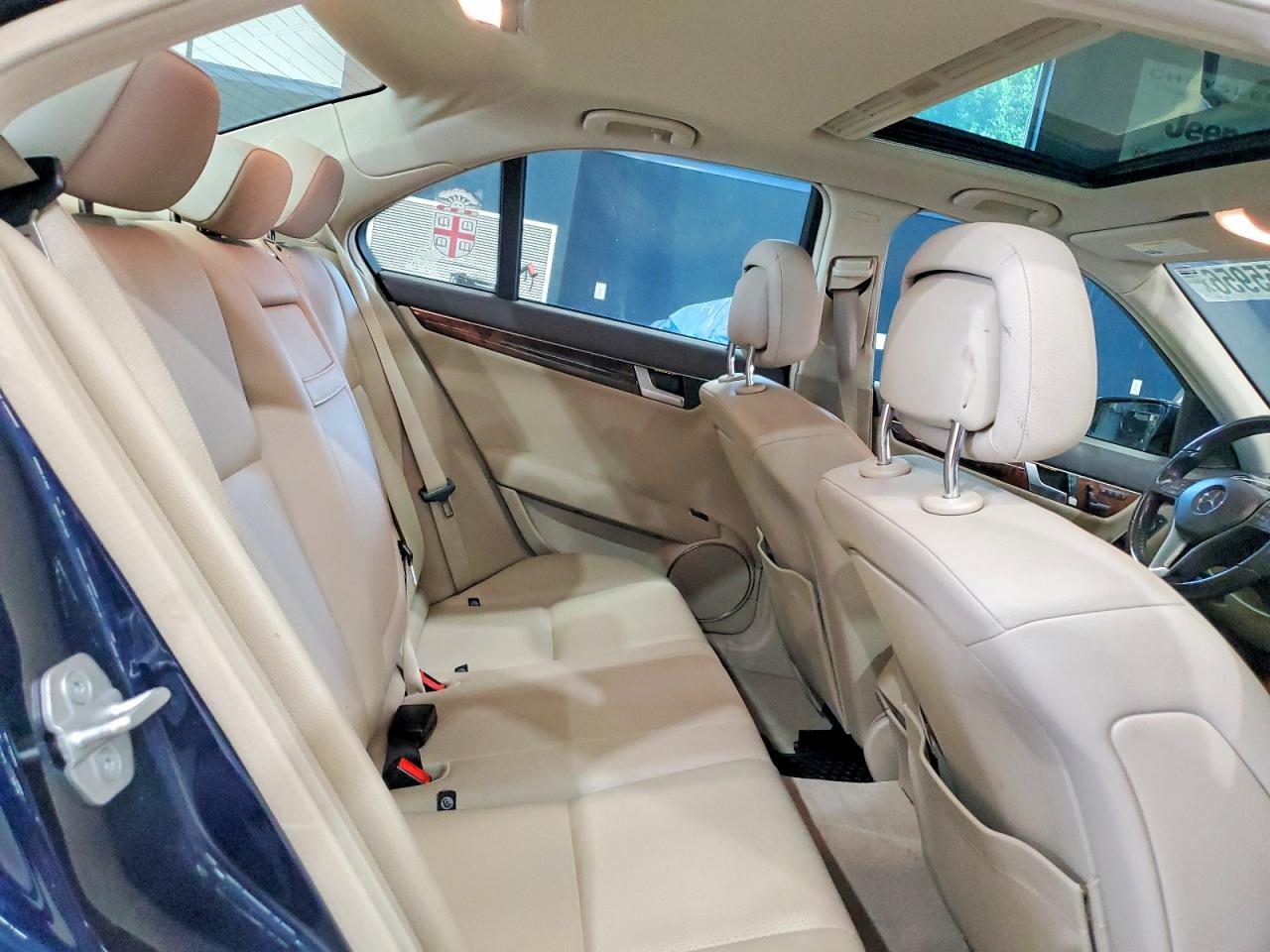 2012 Mercedes-benz C 300 4matic Blue vin: WDDGF8BB8CA640259