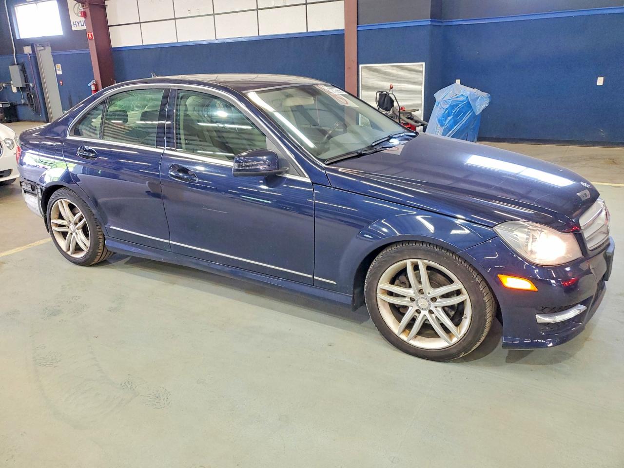 2012 Mercedes-benz C 300 4matic Blue vin: WDDGF8BB8CA640259