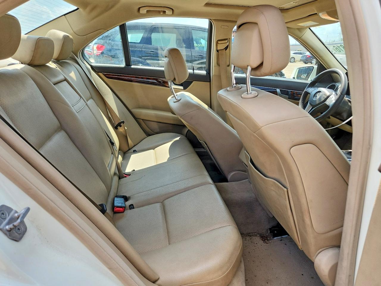 2012 Mercedes-benz C 300 4matic White vin: WDDGF8BB8CR194213