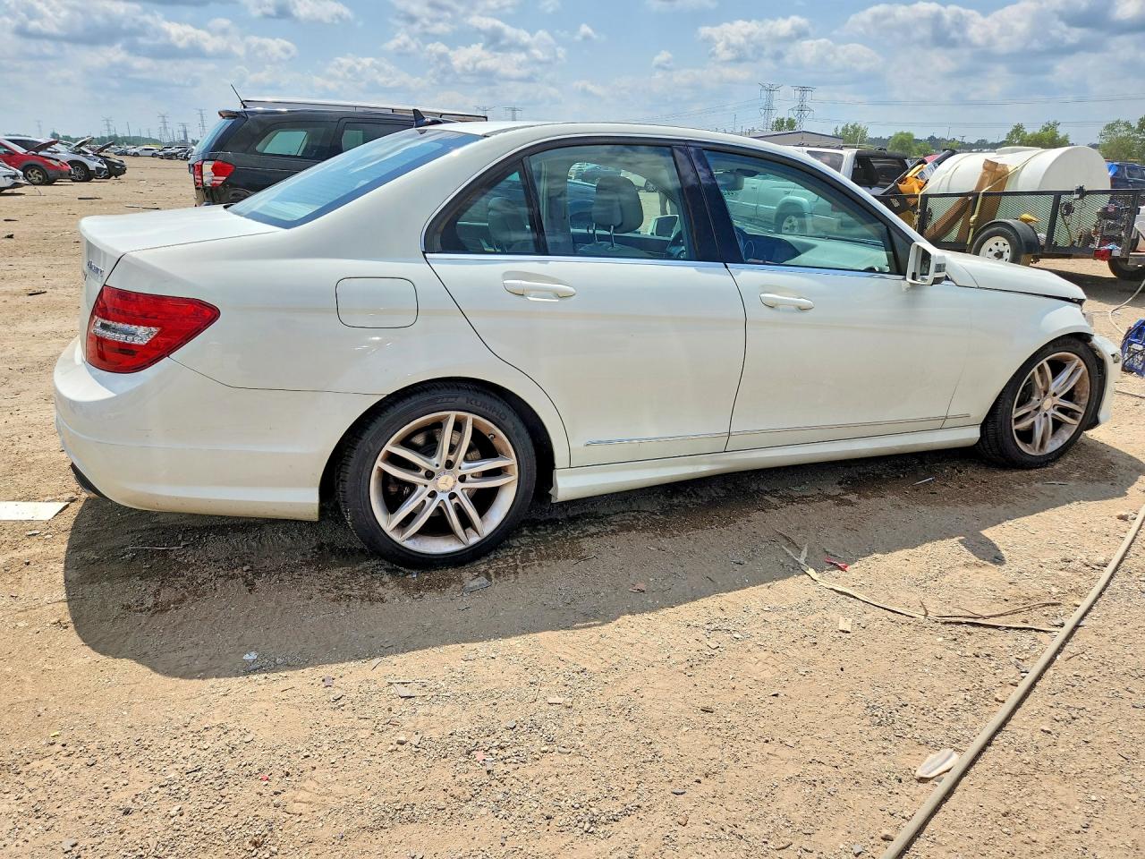 2012 Mercedes-benz C 300 4matic White vin: WDDGF8BB8CR194213