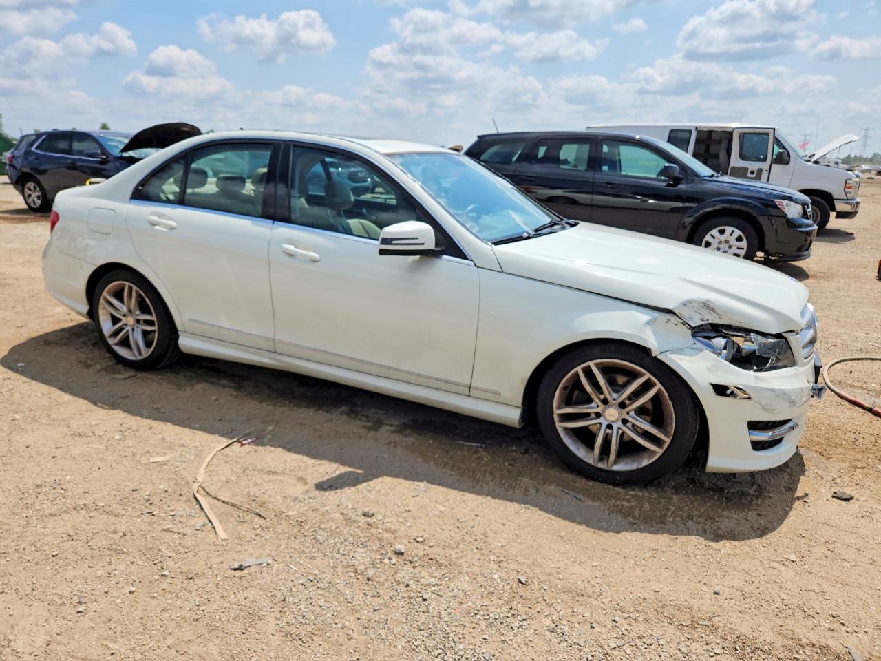 2012 Mercedes-benz C 300 4matic White vin: WDDGF8BB8CR194213