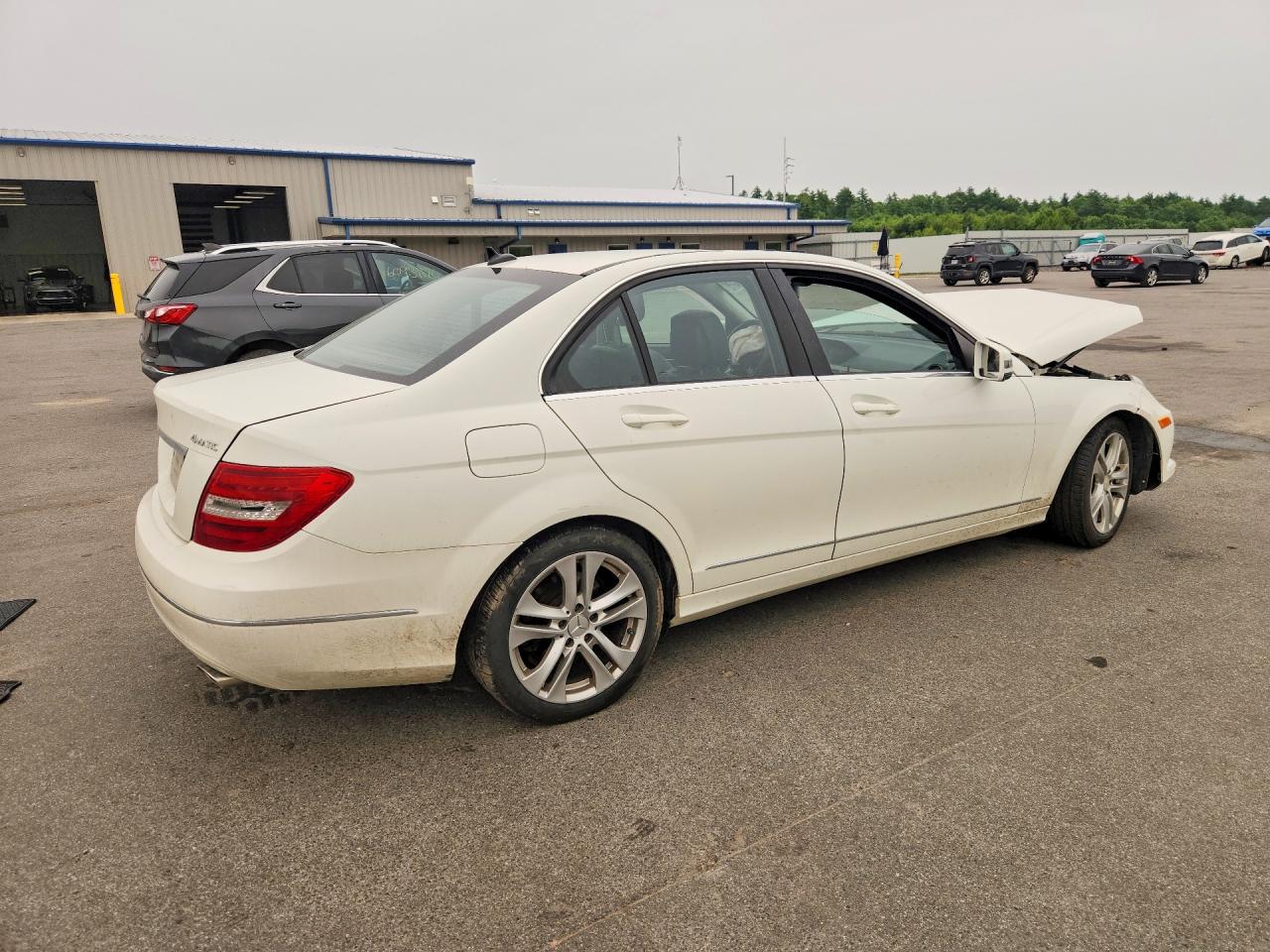 2012 Mercedes-benz C 300 4matic White vin: WDDGF8BB8CR199072