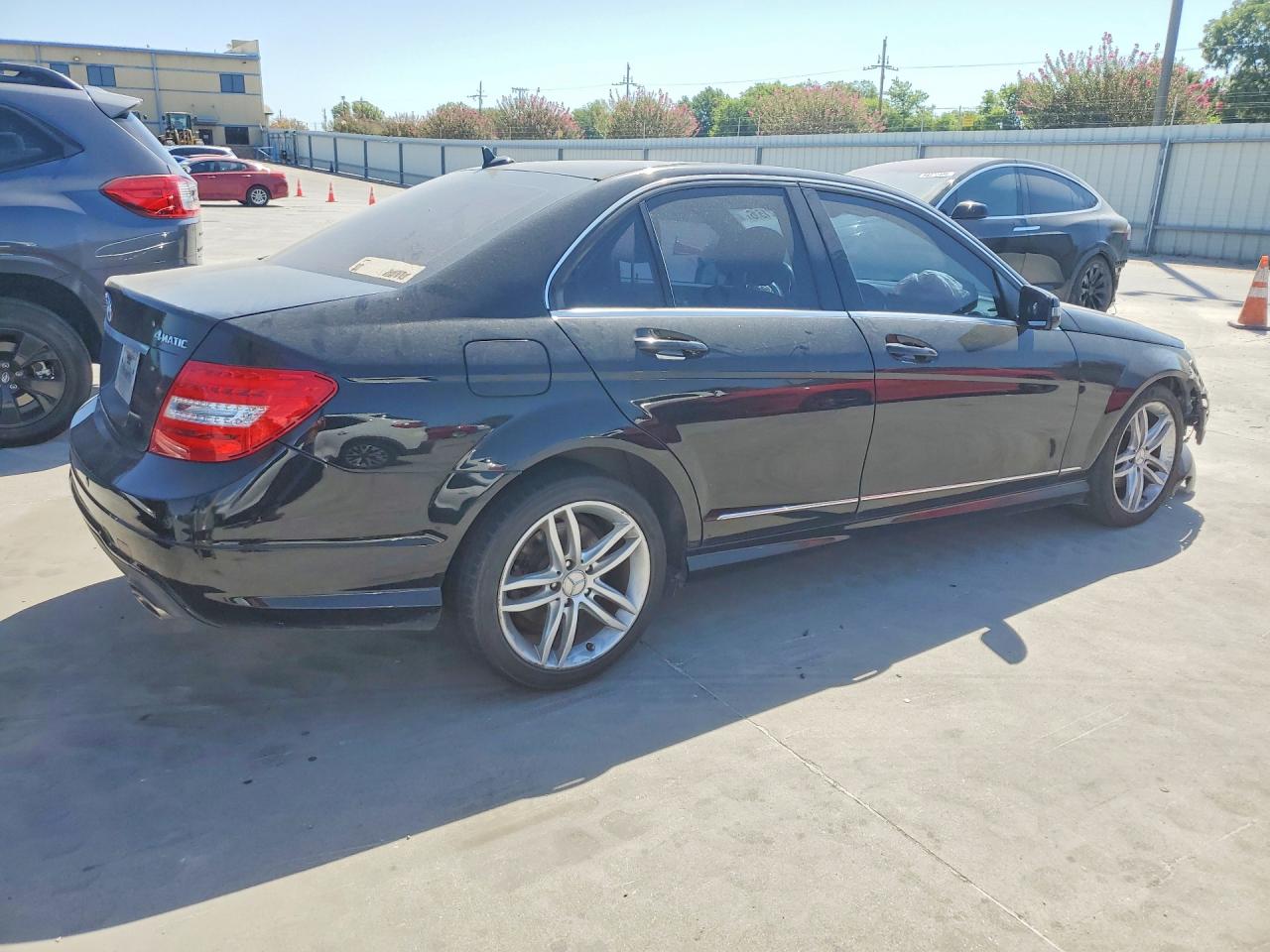2012 Mercedes-benz C 300 4matic Black vin: WDDGF8BB8CR208577