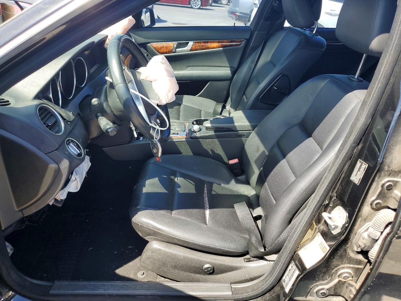 2012 Mercedes-benz C 300 4matic Black vin: WDDGF8BB8CR208577