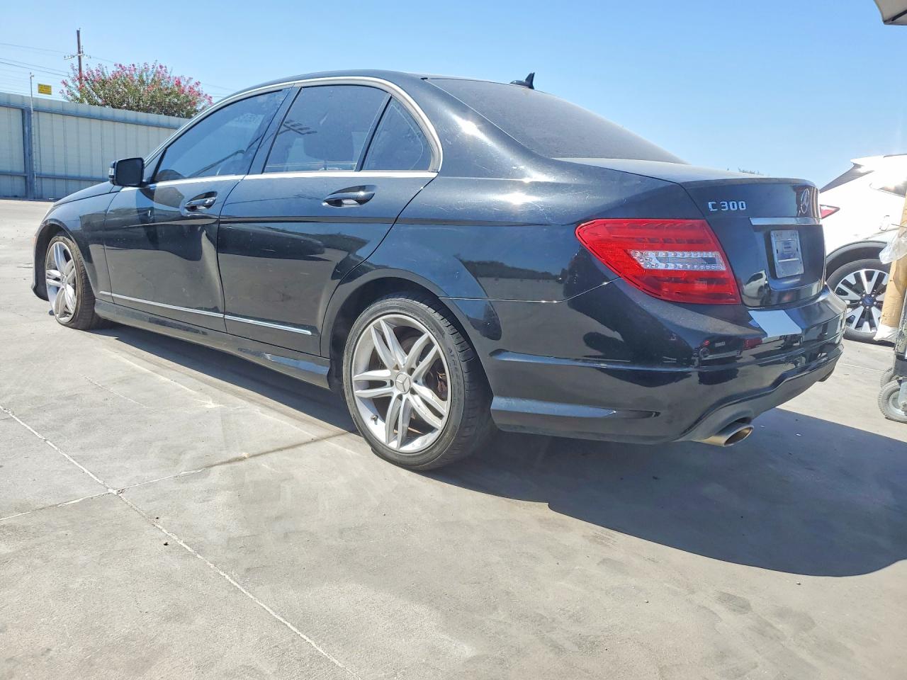 2012 Mercedes-benz C 300 4matic Black vin: WDDGF8BB8CR208577