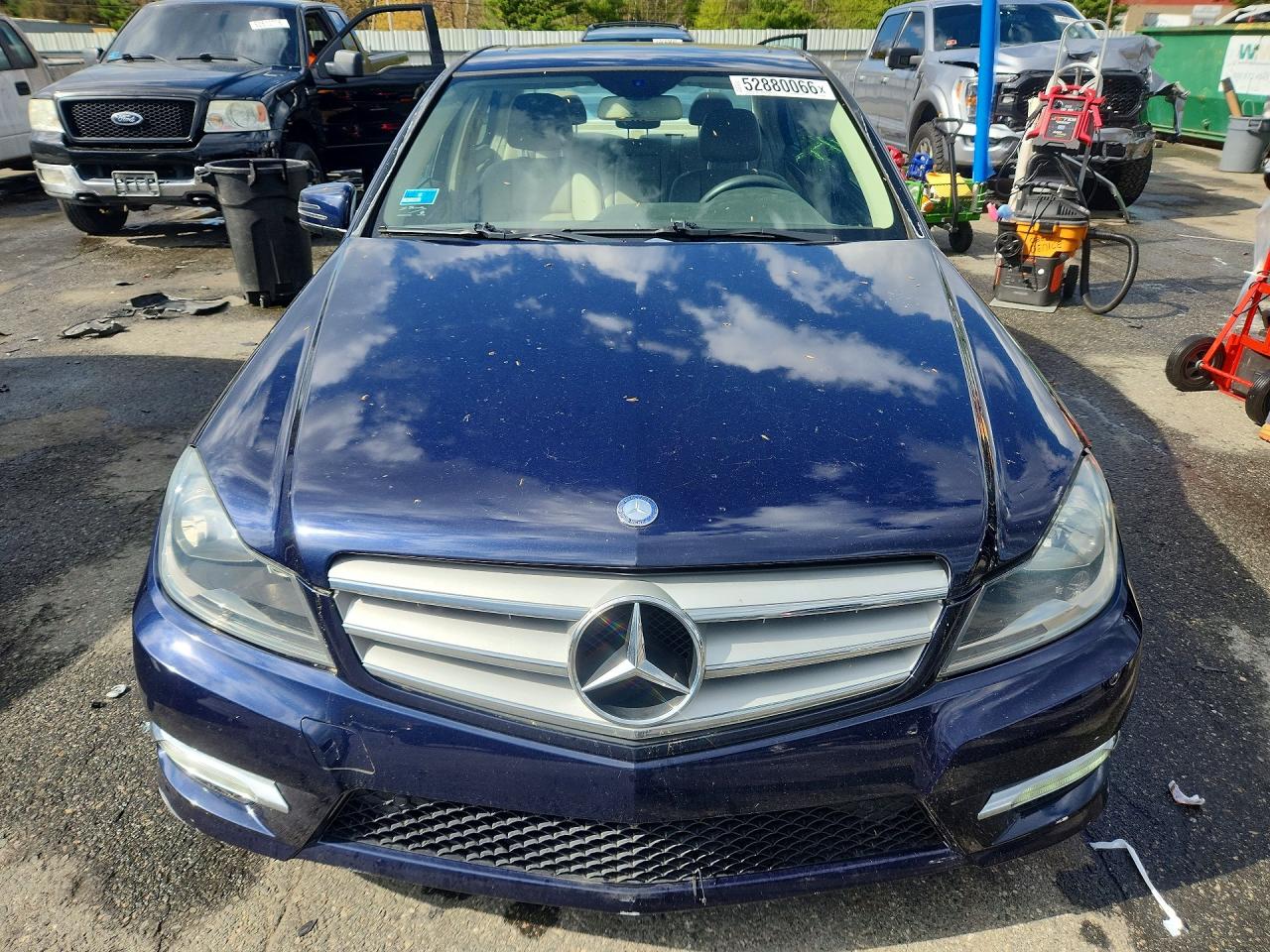 2012 Mercedes-benz C 300 4matic Blue vin: WDDGF8BB8CR208790