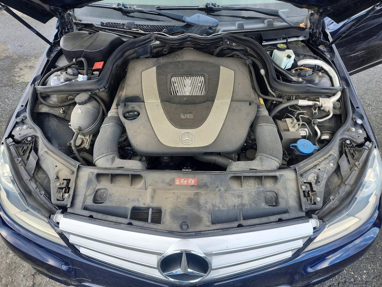 2012 Mercedes-benz C 300 4matic Blue vin: WDDGF8BB8CR208790