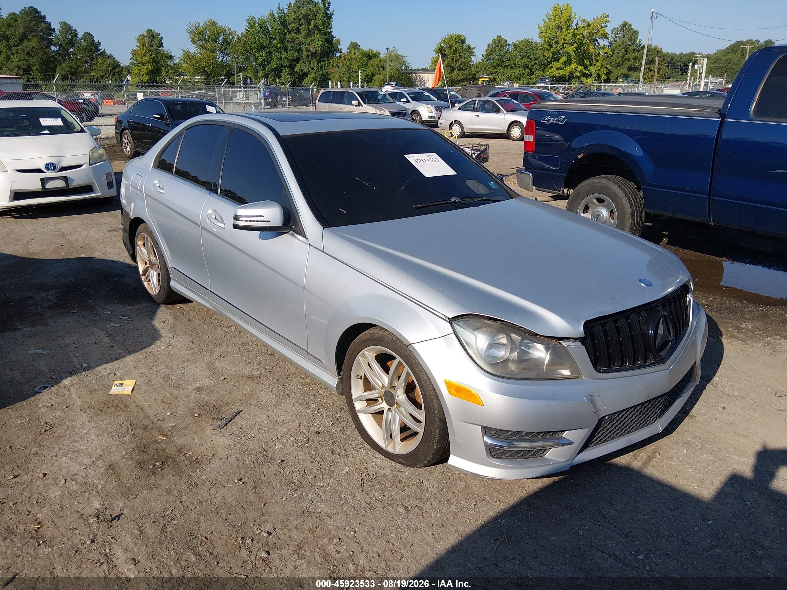 WDDGF8BB8CR228313