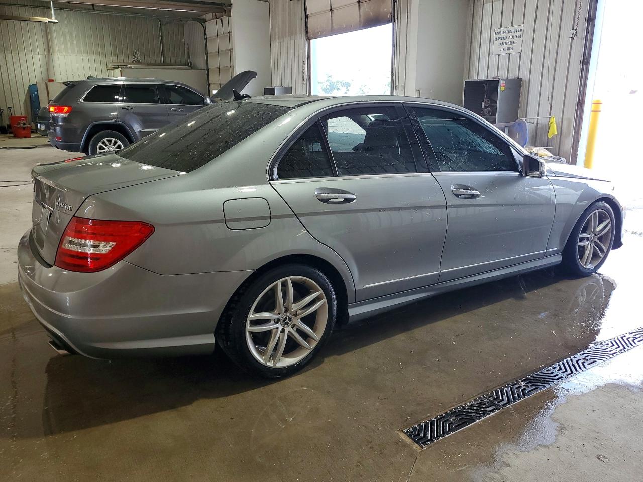 2012 Mercedes-benz C 300 4matic Gray vin: WDDGF8BB8CR231793