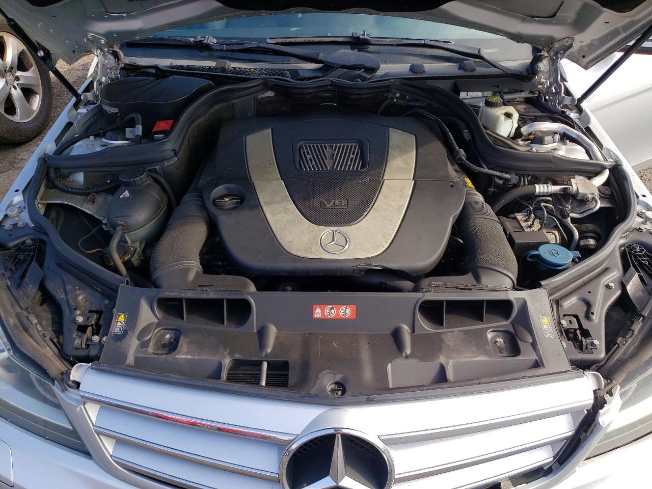 2012 Mercedes-benz C 300 4matic Silver vin: WDDGF8BB8CR234774