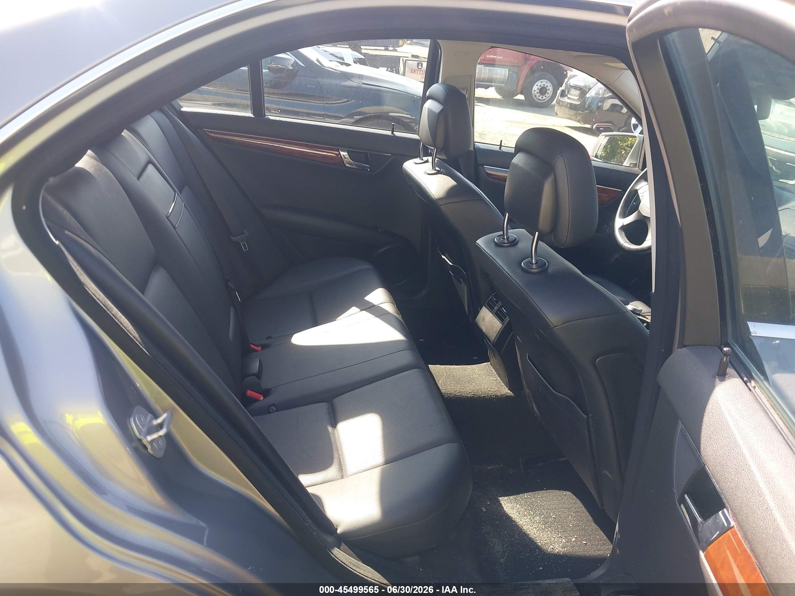 2011 Mercedes-benz C 300   Gray vin: WDDGF8BB9BR159534