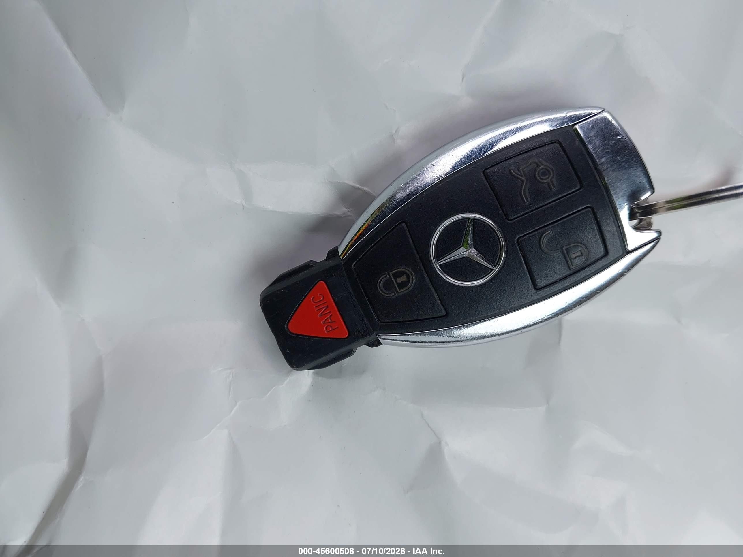 2011 Mercedes-benz C 300 Luxury 4matic/sport 4matic White vin: WDDGF8BB9BR167293