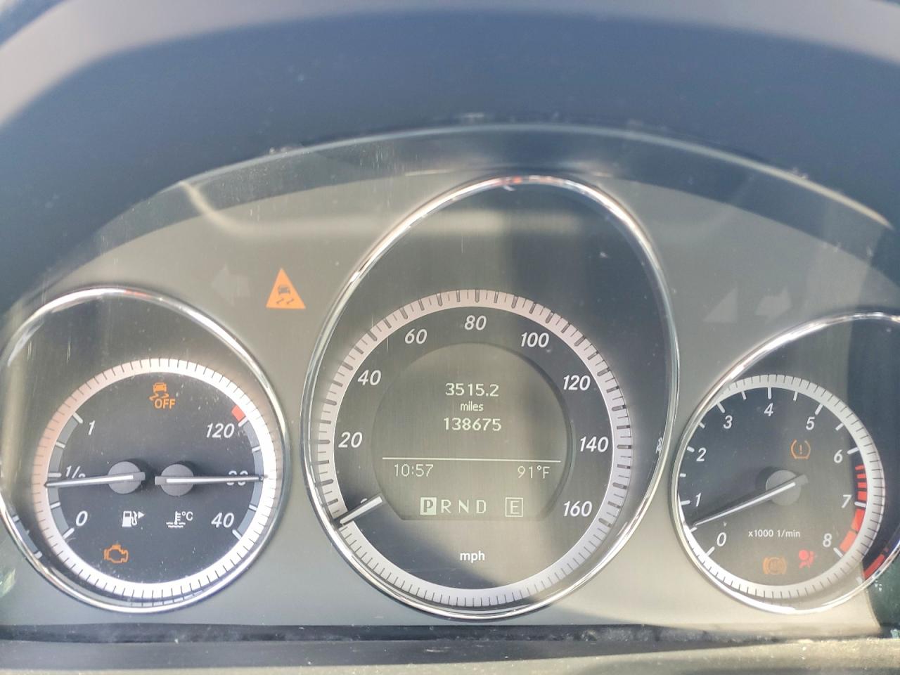 2011 Mercedes-benz C 300 4matic Серебряный vin: WDDGF8BB9BR167732
