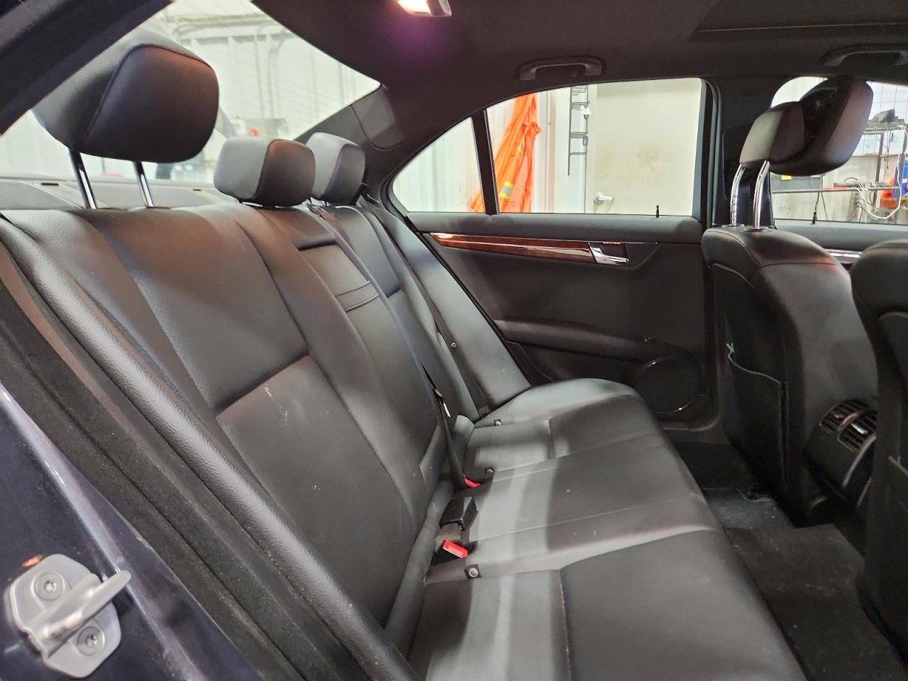 2011 Mercedes-benz C 300 4matic Gray vin: WDDGF8BB9BR185518