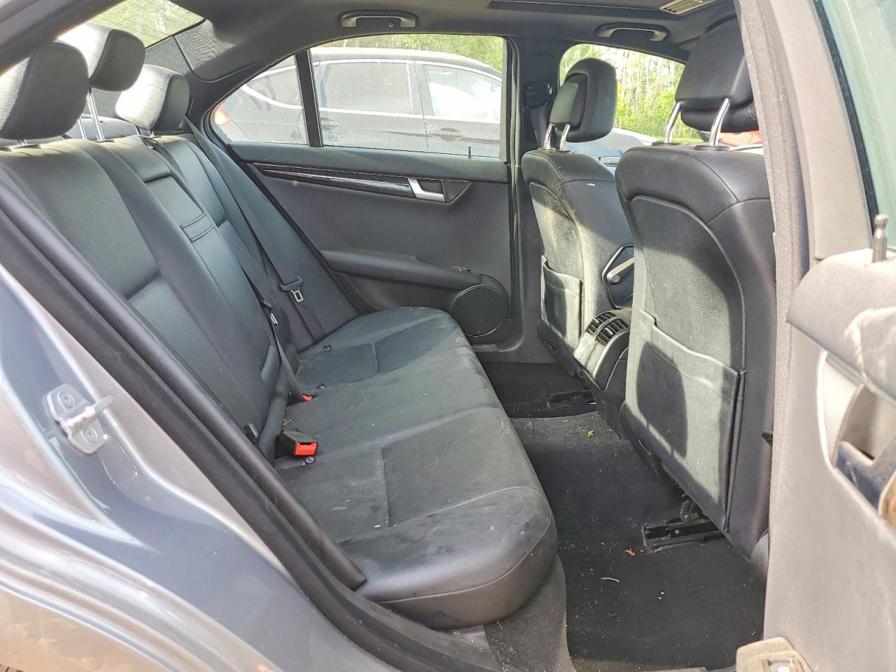 2012 Mercedes-benz C 300 4matic Silver vin: WDDGF8BB9CA625575