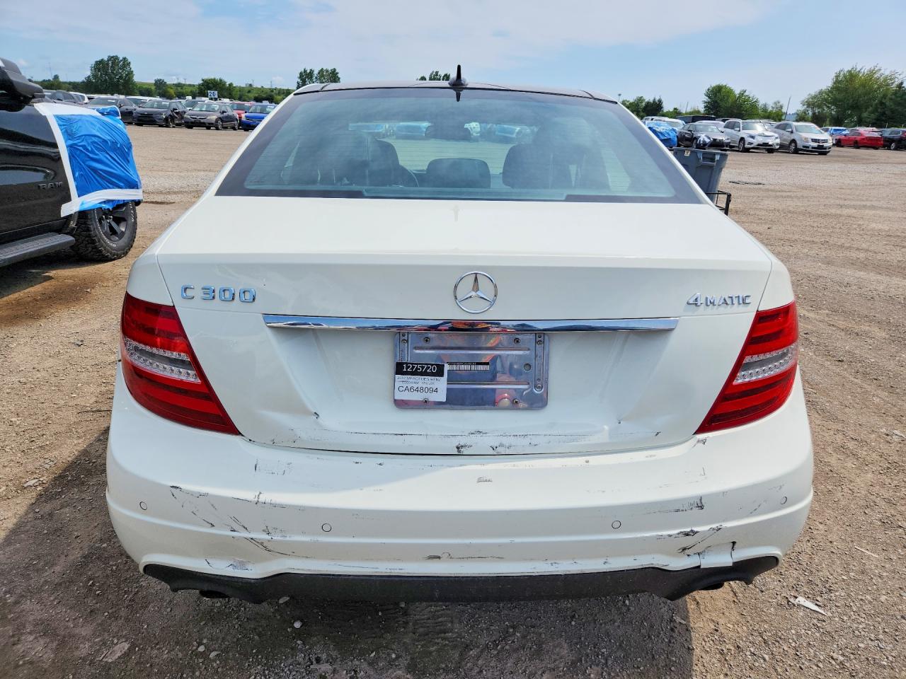 2012 Mercedes-benz C 300 4matic Белый vin: WDDGF8BB9CA648094