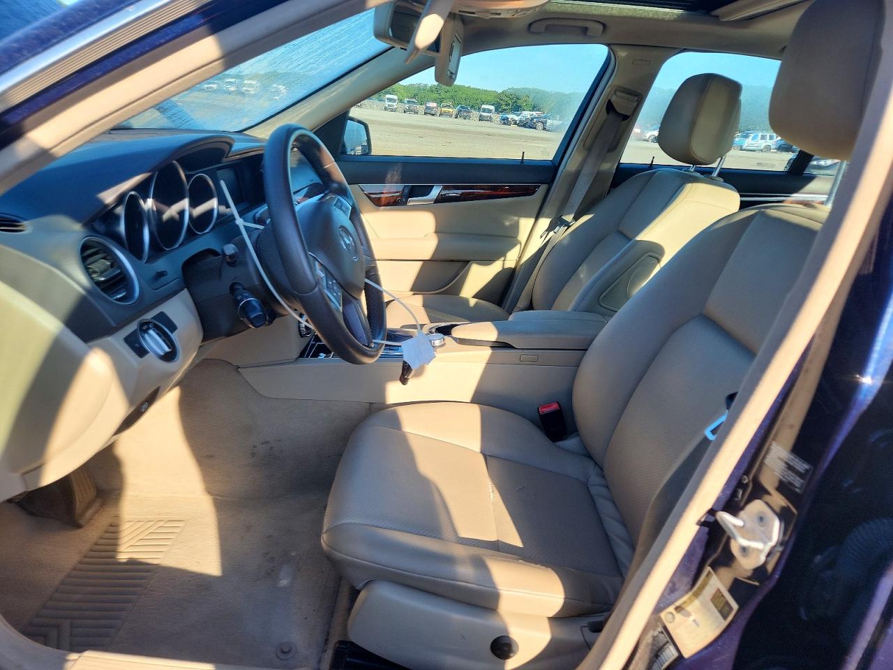 2012 Mercedes-benz C 300 4matic Blue vin: WDDGF8BB9CA709296