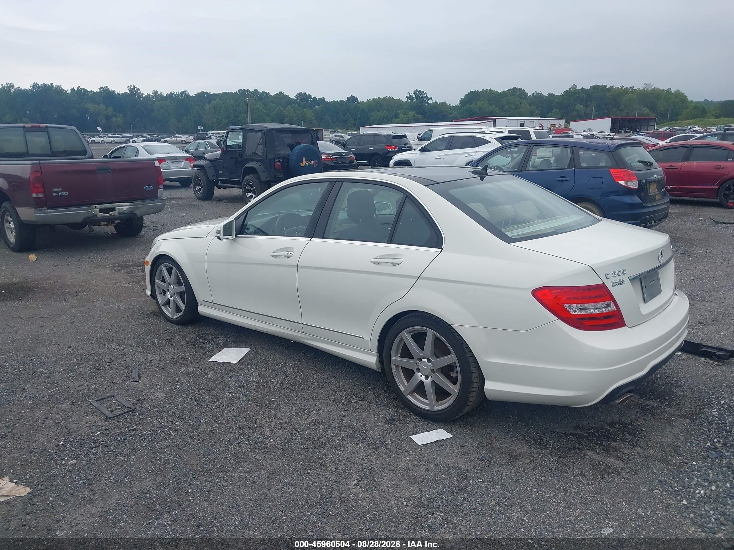 2012 Mercedes-benz C 300 Sport 4matic Белый vin: WDDGF8BB9CR201248