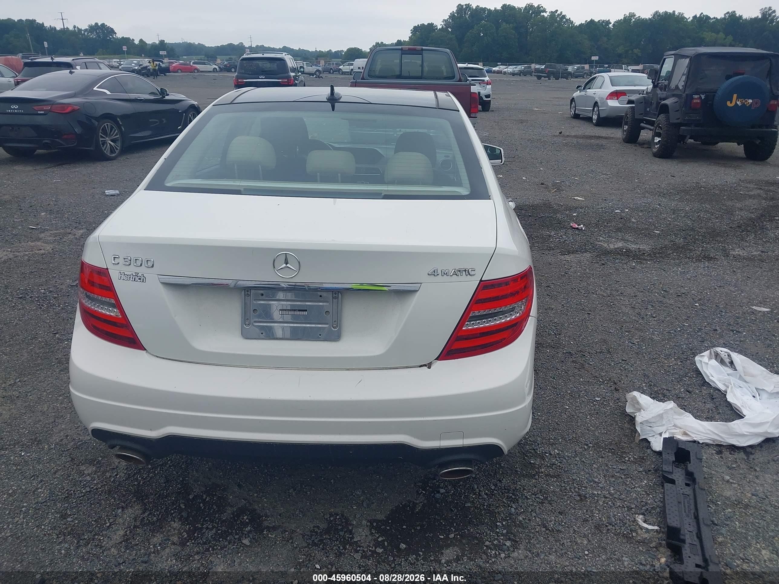 2012 Mercedes-benz C 300 Sport 4matic Белый vin: WDDGF8BB9CR201248
